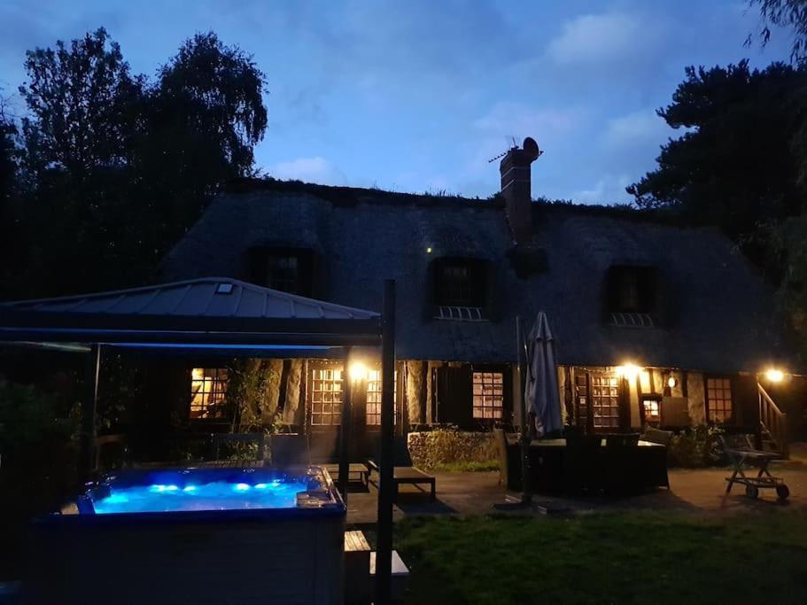Chaumiere Familiale Weekend & Vacances Paisible Saint-Philbert-sur-Risle Exterior foto